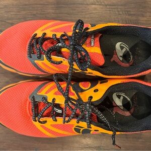 Pearl Izumi Kissaki 2.0 Red and Orange Athletic Shoes